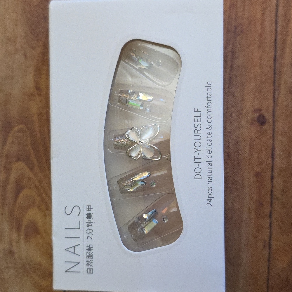Butterfly Press On Nails Do-It-Yourself Clear Silver Design Natural Delicate